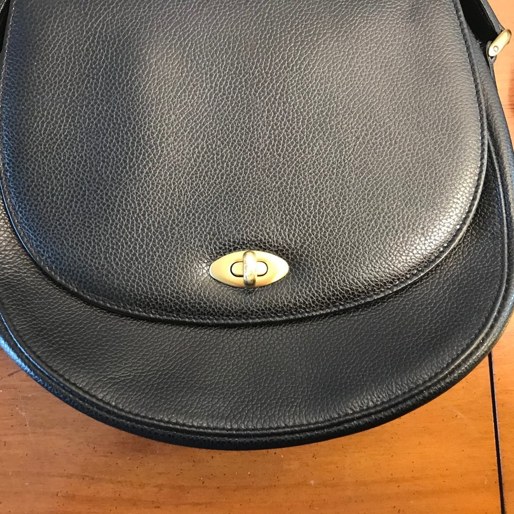 Timeless black purse. - Picture 2 of 5
